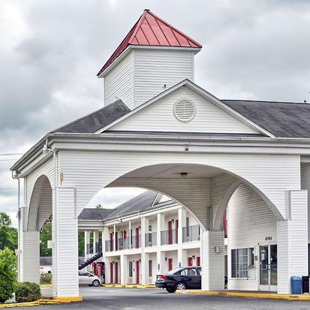 Econo Lodge Ruther Glen Buitenkant foto