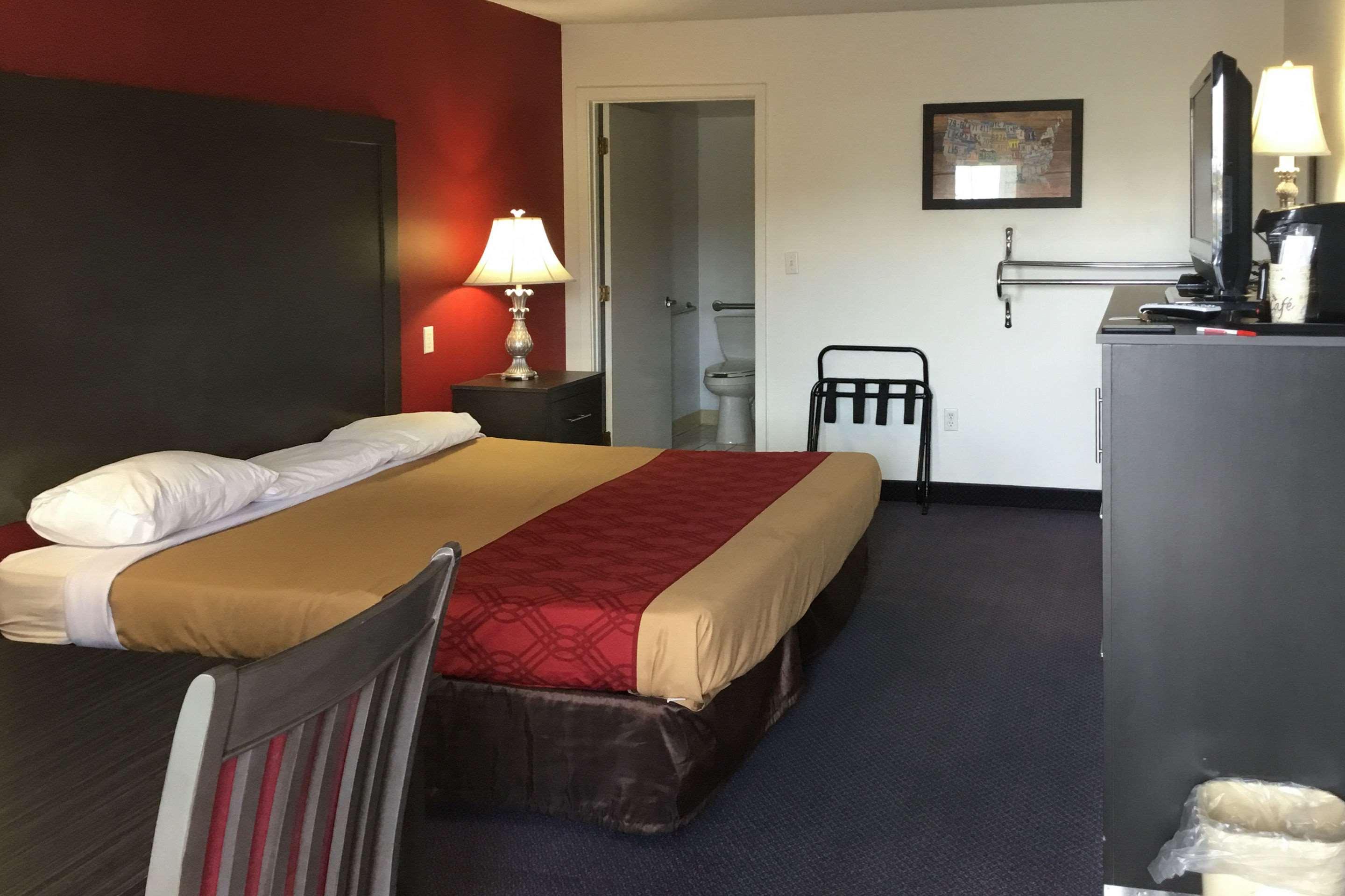Econo Lodge Ruther Glen Buitenkant foto