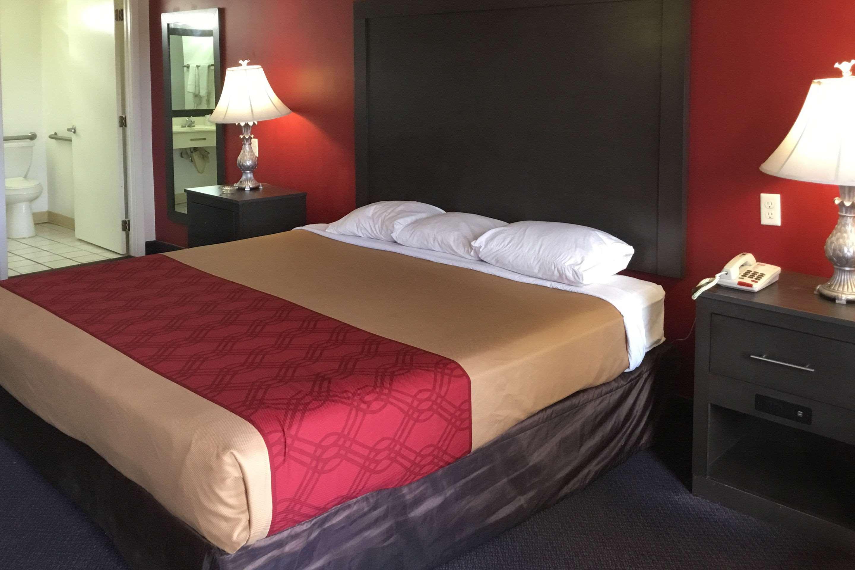 Econo Lodge Ruther Glen Buitenkant foto