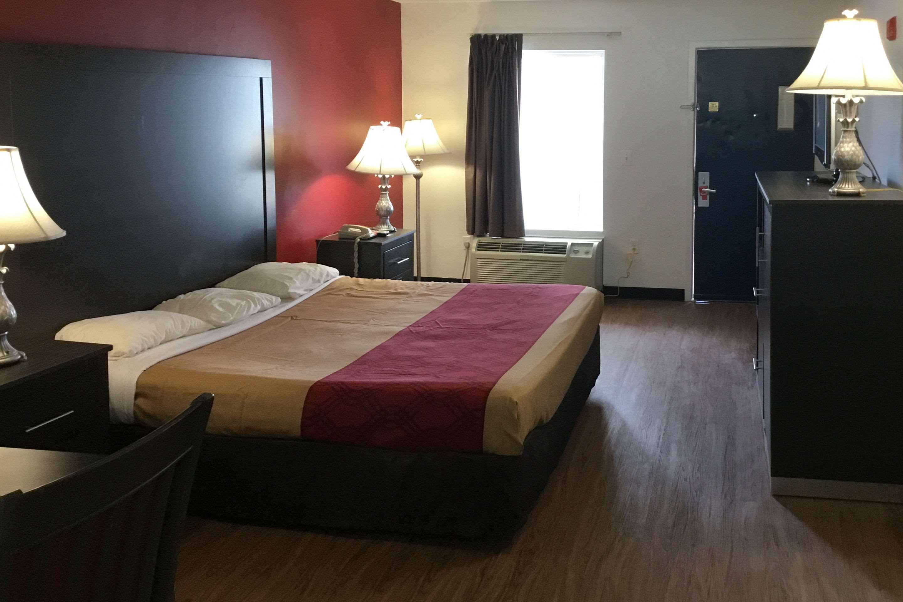 Econo Lodge Ruther Glen Buitenkant foto