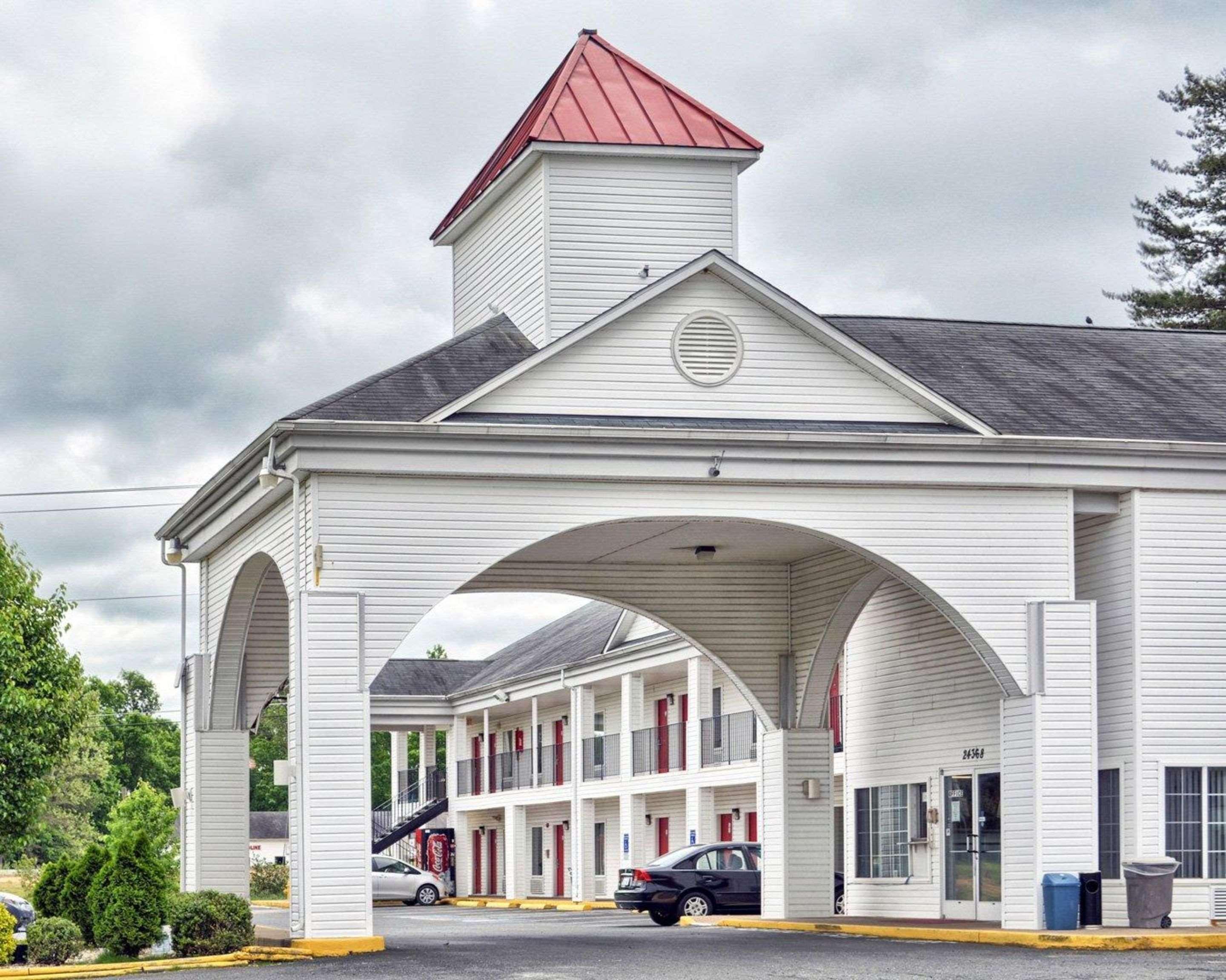 Econo Lodge Ruther Glen Buitenkant foto