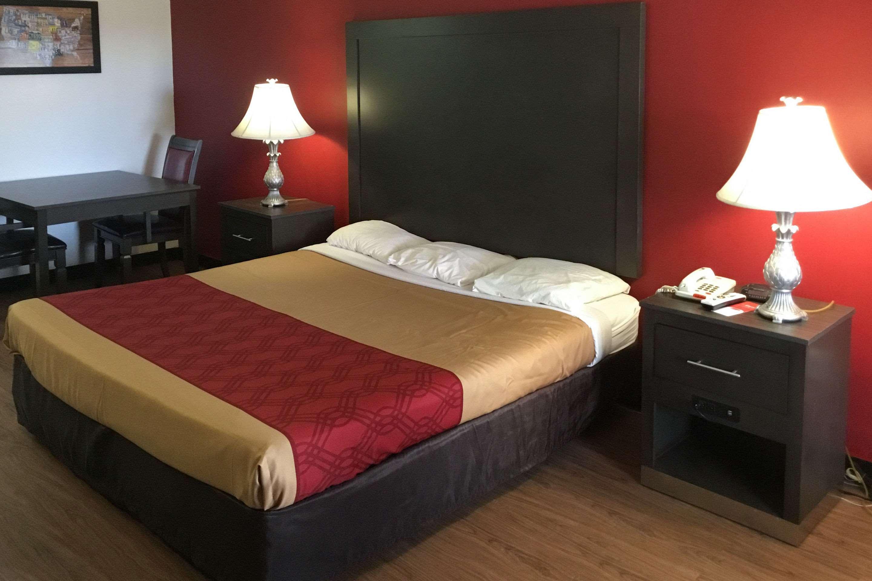 Econo Lodge Ruther Glen Buitenkant foto